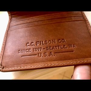 Filson Rugged Twill Card Wallet, brand new w/ box/bag/materials never used.